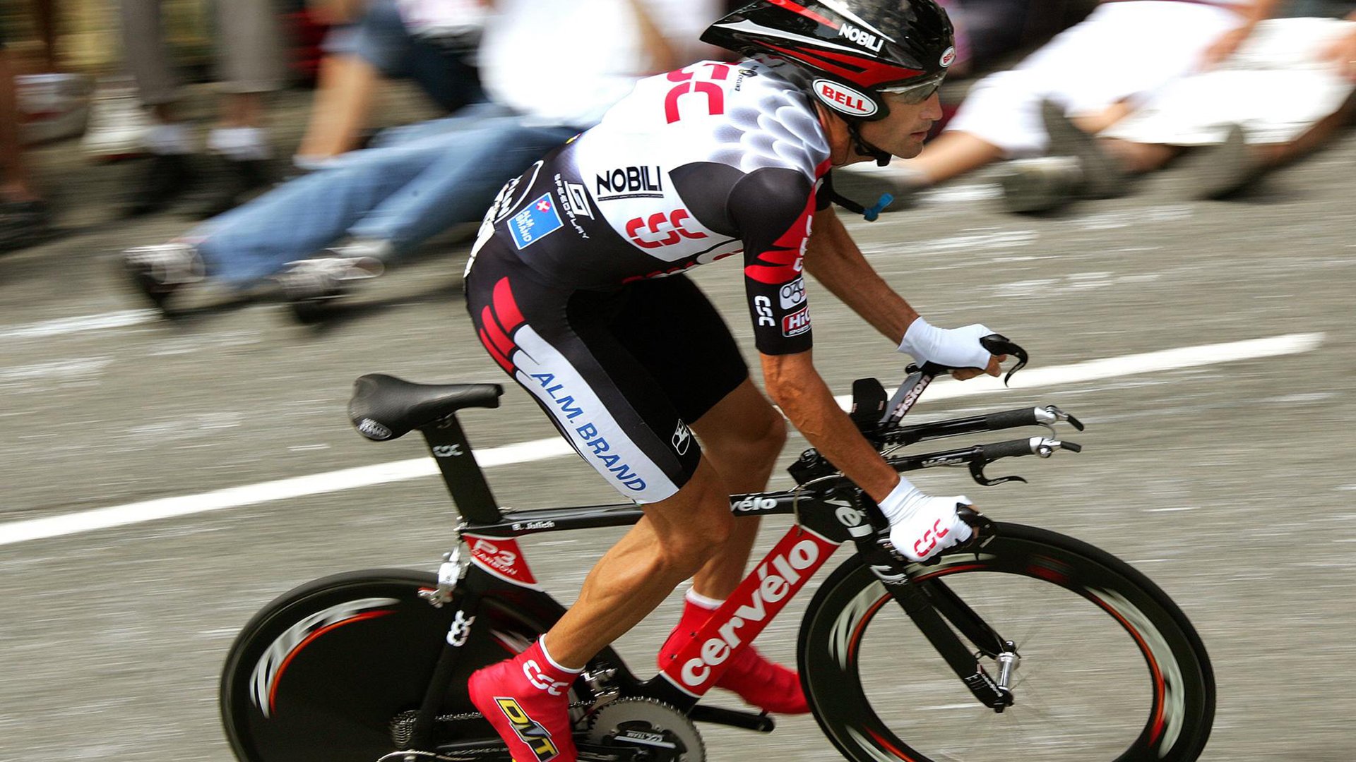 JIUYOU GAMING-“高新体育中心网球赛：巅峰对决引爆全场热情”